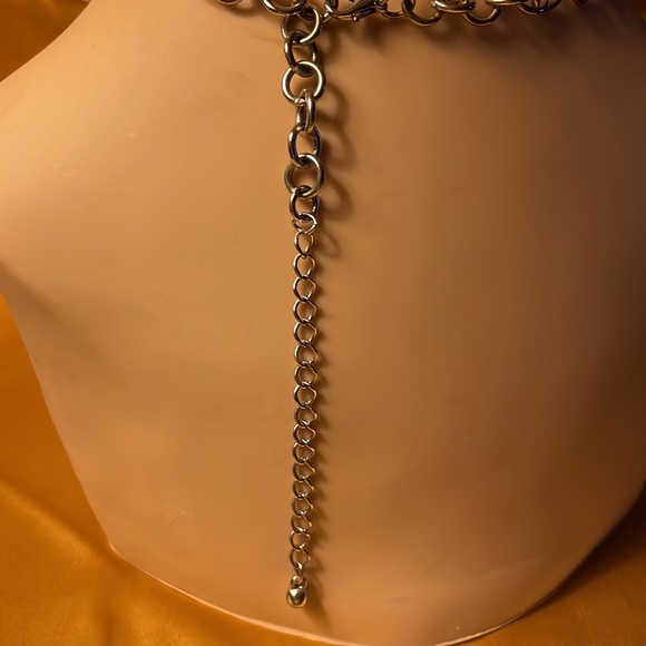 Silver colored rose necklace with extender chain and antique black wash - Picture 5 of 8